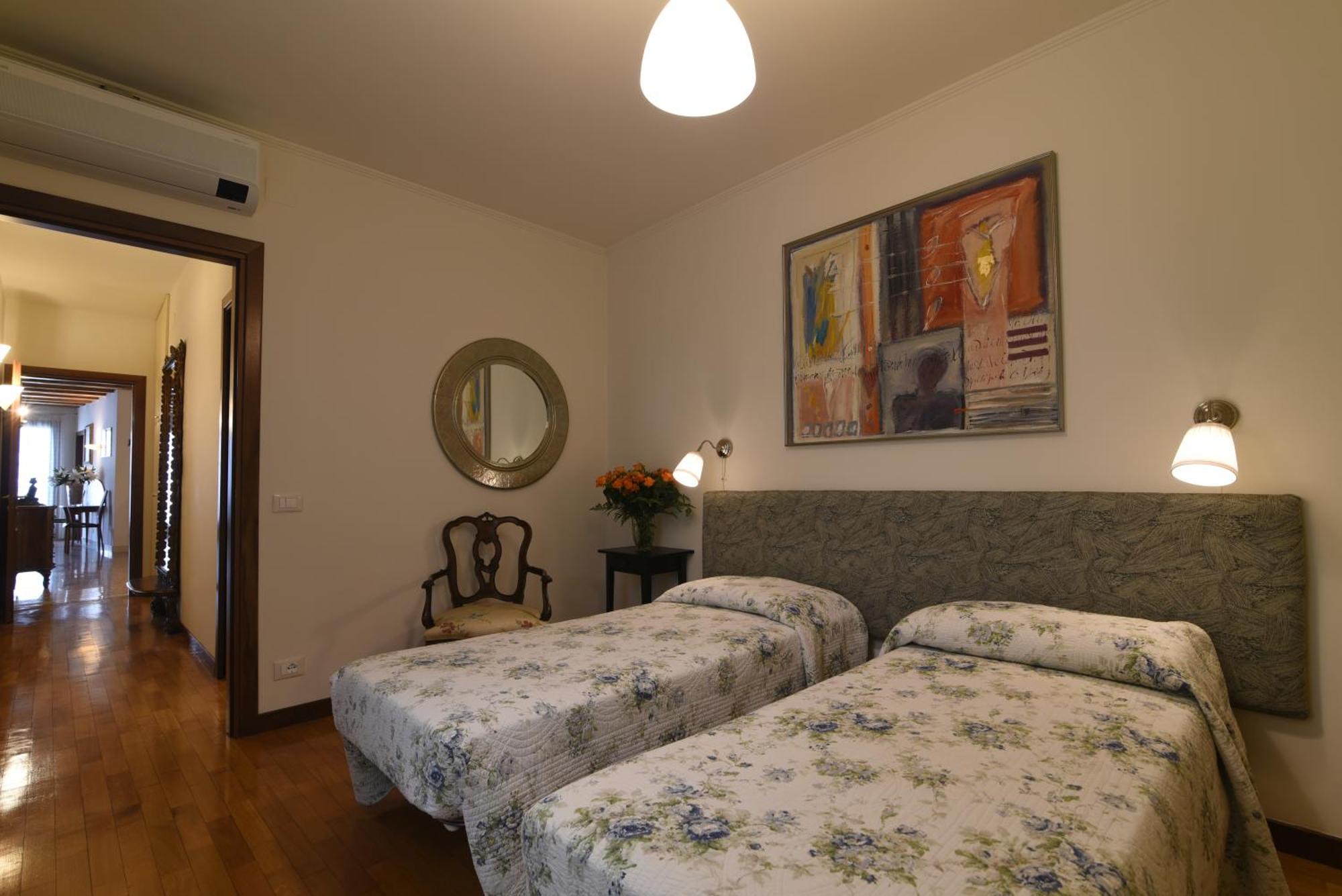Padovaresidence Apartments - Vista Piazza Delle Erbe E Palazzo Della Ragione Bagian luar foto