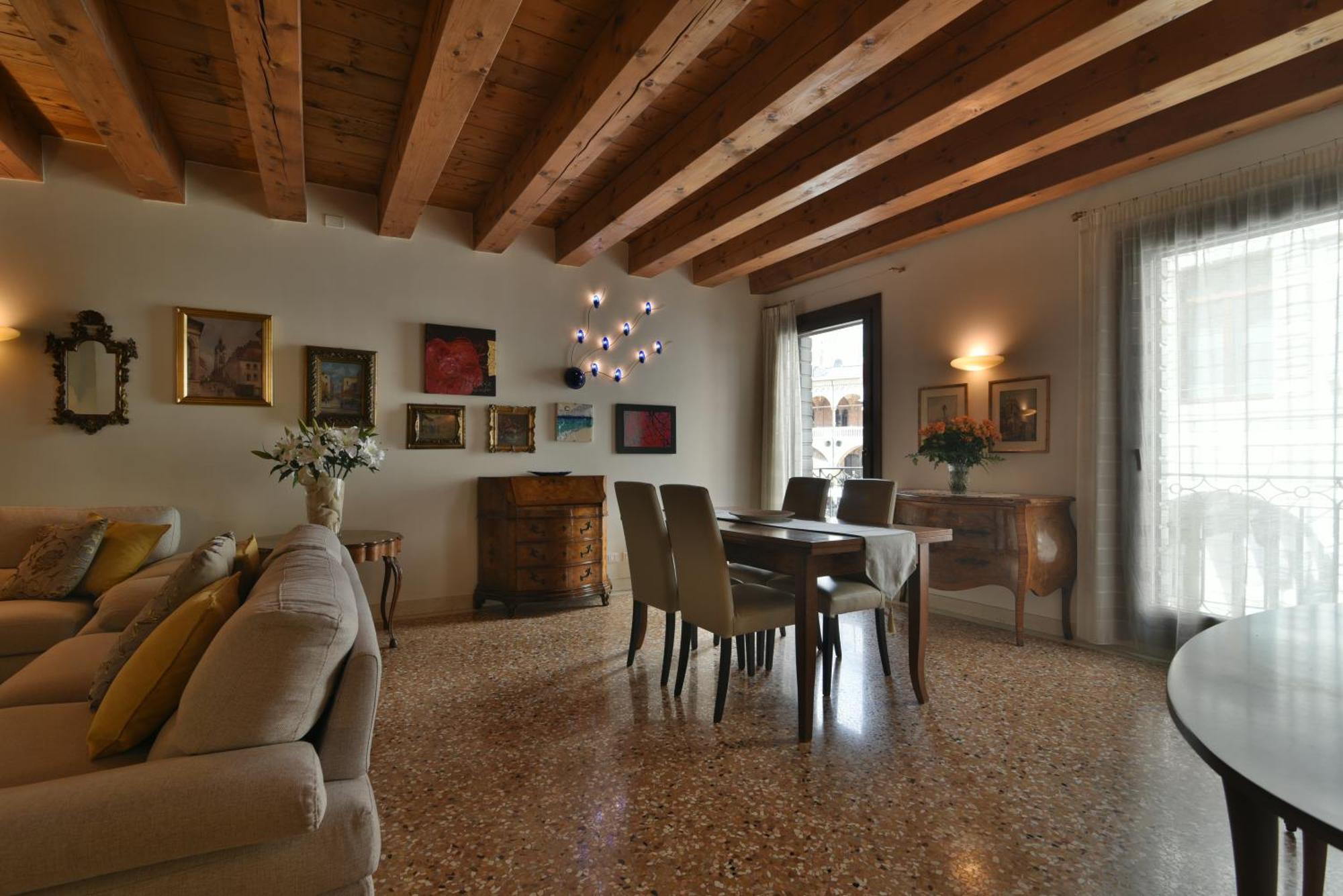 Padovaresidence Apartments - Vista Piazza Delle Erbe E Palazzo Della Ragione Bagian luar foto