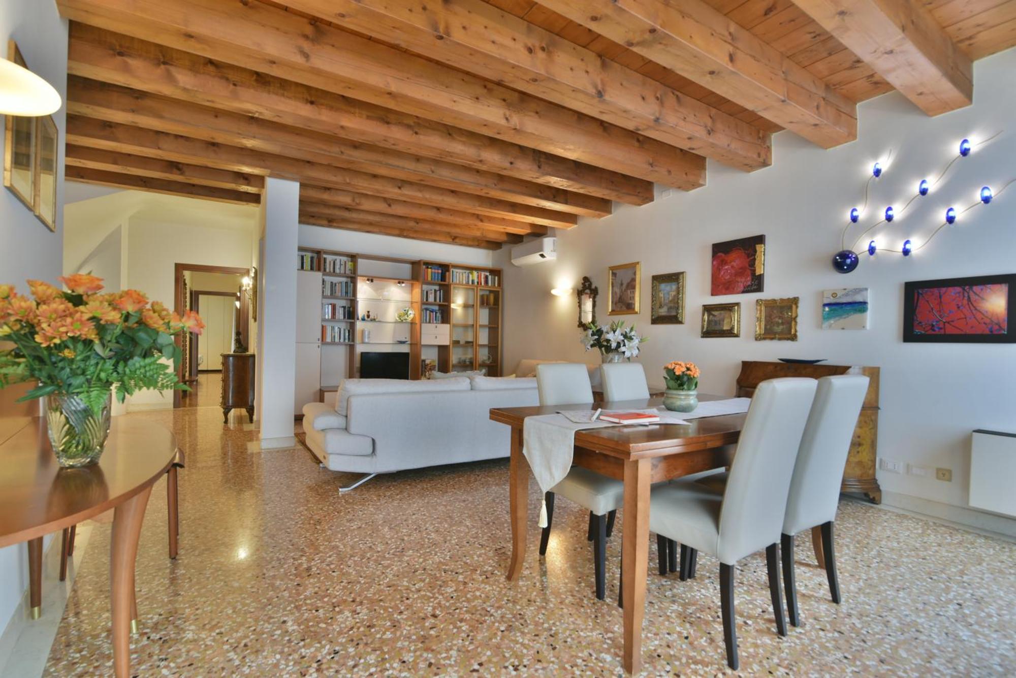 Padovaresidence Apartments - Vista Piazza Delle Erbe E Palazzo Della Ragione Bagian luar foto