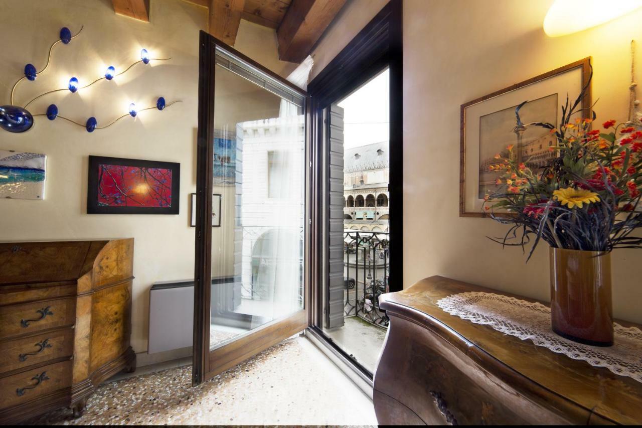 Padovaresidence Apartments - Vista Piazza Delle Erbe E Palazzo Della Ragione Bagian luar foto